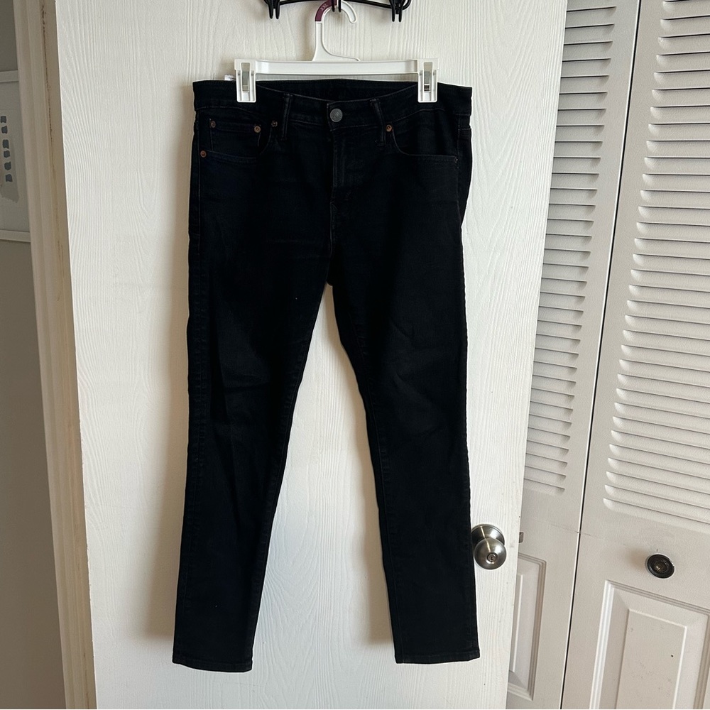32 X 30 American Eagle Airflex + Black Skinny Jeans